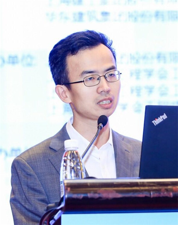 陈晓明 (2).jpg